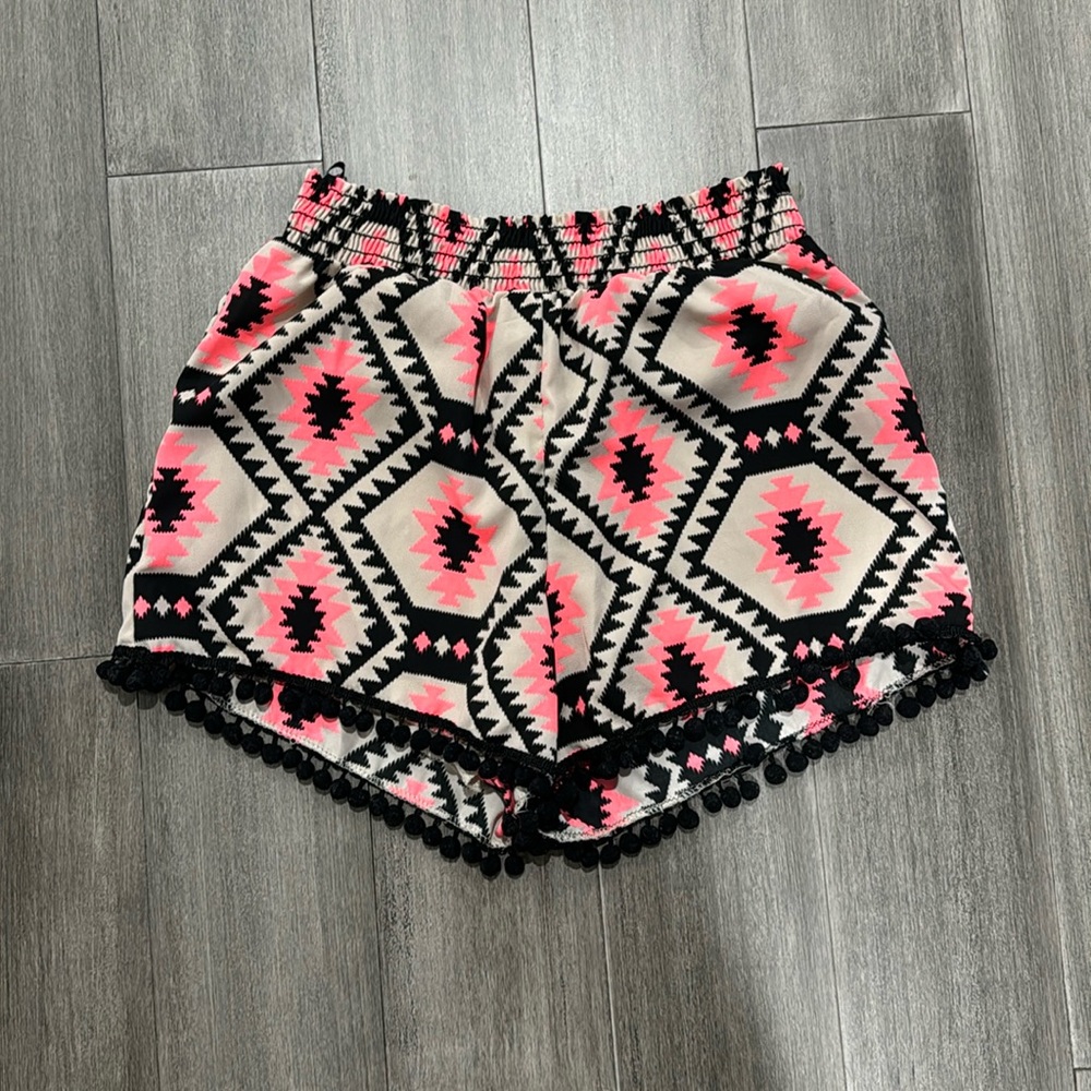 Casual pattern shorts